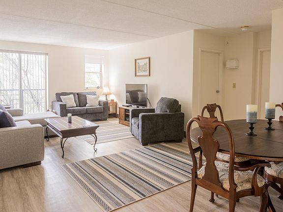 2nd image of 20 Hampton Ave #96ed522d1