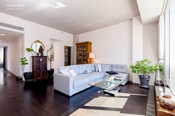 Rented by Sotheby's International Realty | media 28