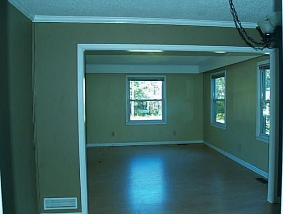 3rd image of 1613 W End Pl