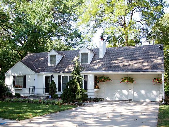 2nd image of 7462 Village Dr