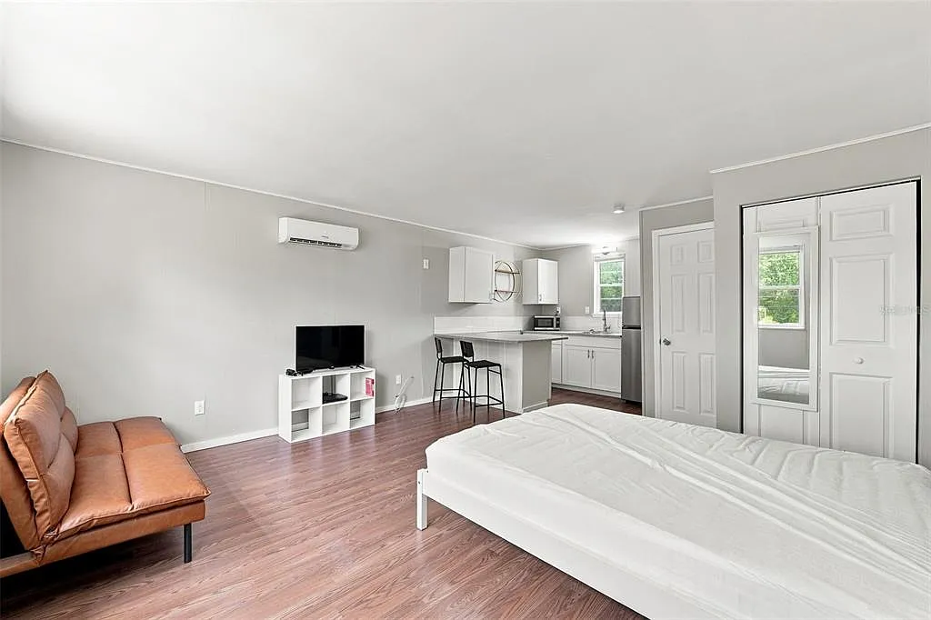 Studio, 1.0 bath, 360 sqft, $1,450 — Photo 4