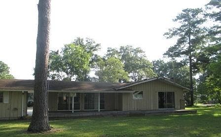4th image of 4932 Greenview Dr