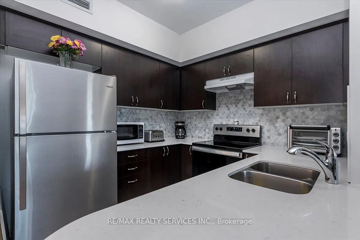 2 bed, $2,200 — Photo 4