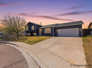 5206 View Point Ct, Cheyenne, WY 82009