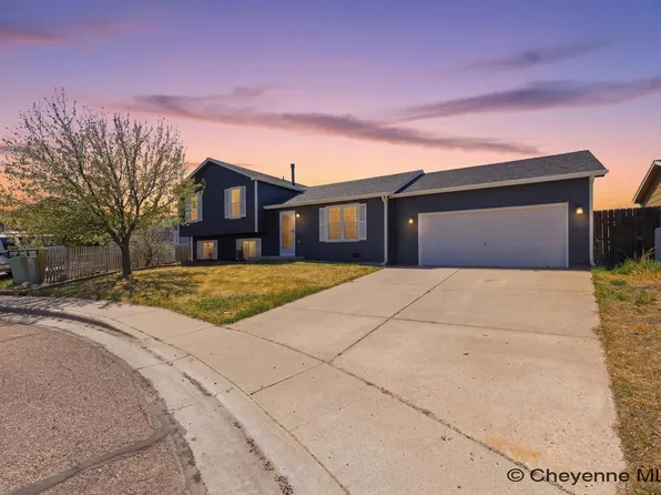 5206 View Point Ct, Cheyenne, WY 82009