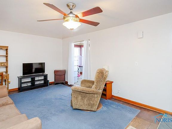 4th image of 3034 129th St