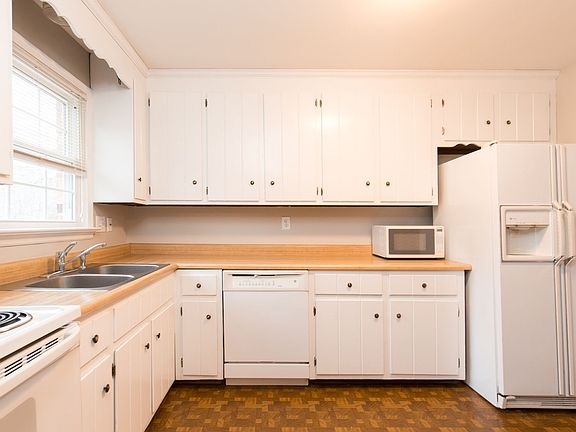 5th image of 2216 Ashcreek Dr
