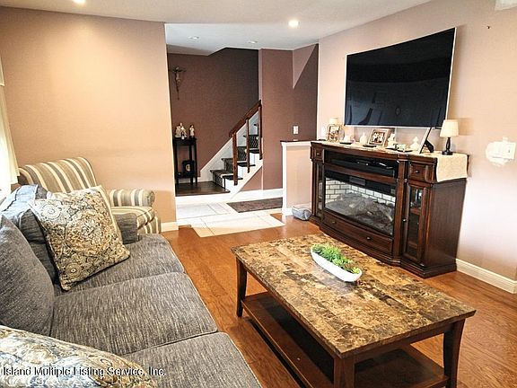 5th image of 454 Caswell Ave #2