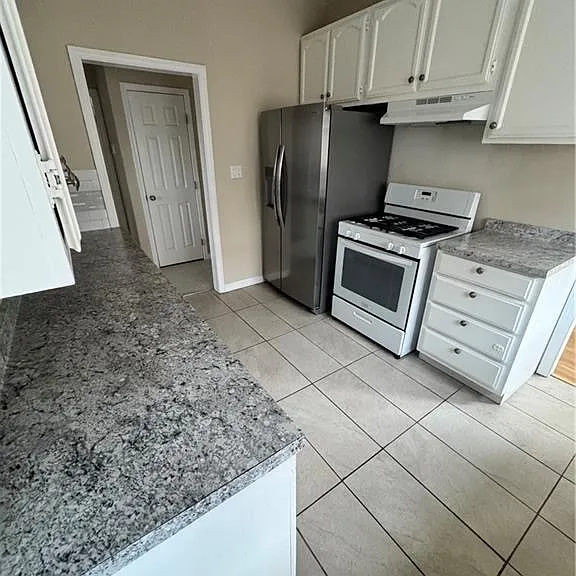 1046 S Citrus Ave — Photo 28
