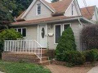 15 Gordon Pl, Freeport, NY 11520