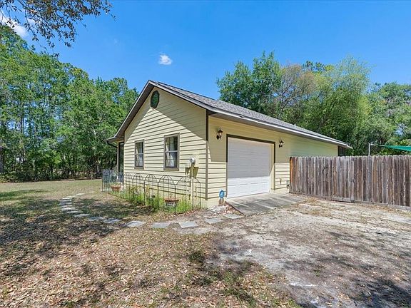 3rd image of 124 Mandarin Lake Rd