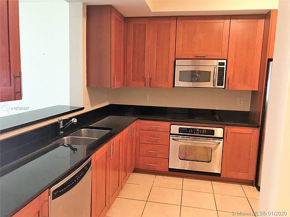 4th image of 3340 NE 190th St APT 109