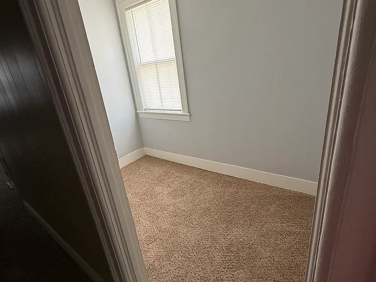 184 Caroline St — Photo 8