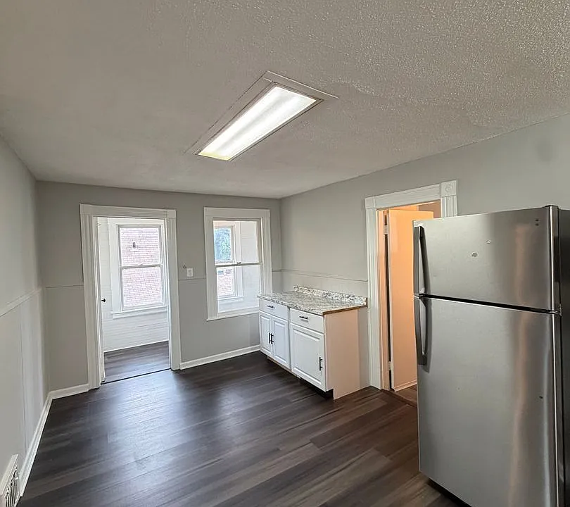82 Brookside Ave