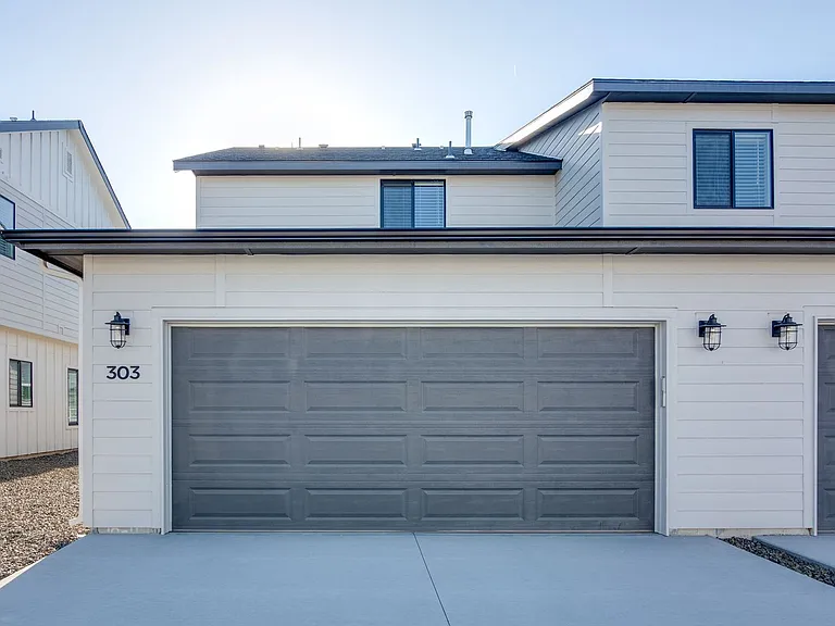 327 S Riggs Spring Ave — Photo 22