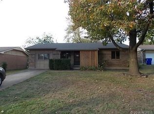 2806 Circle Dr, Muskogee, OK 74403