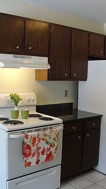2nd image of 1420 Terrace Dr APT 212