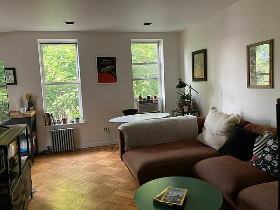 2nd image of 366 Macon St APT 4