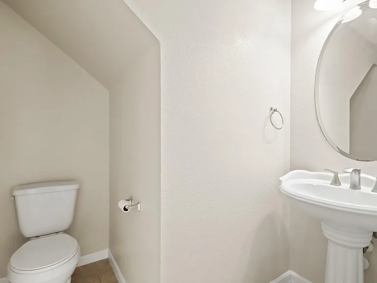 1223 Grassy View Dr — Photo 5