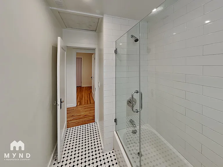 2118A Roosevelt Ave #2118A — Photo 14