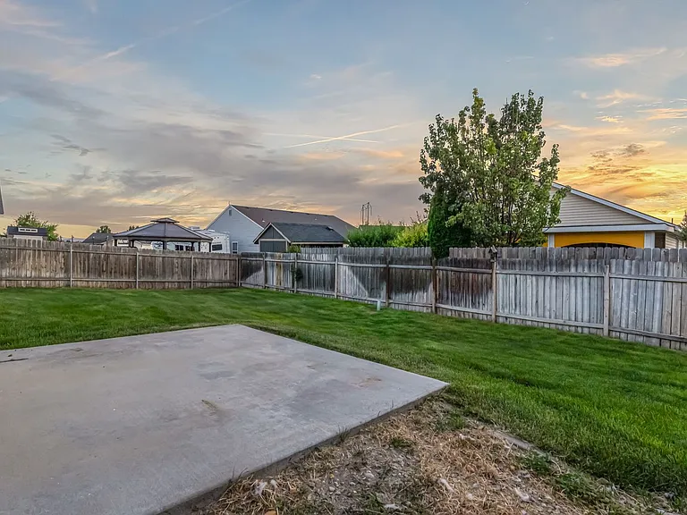 19373 Hodson Creek Ave — Photo 16