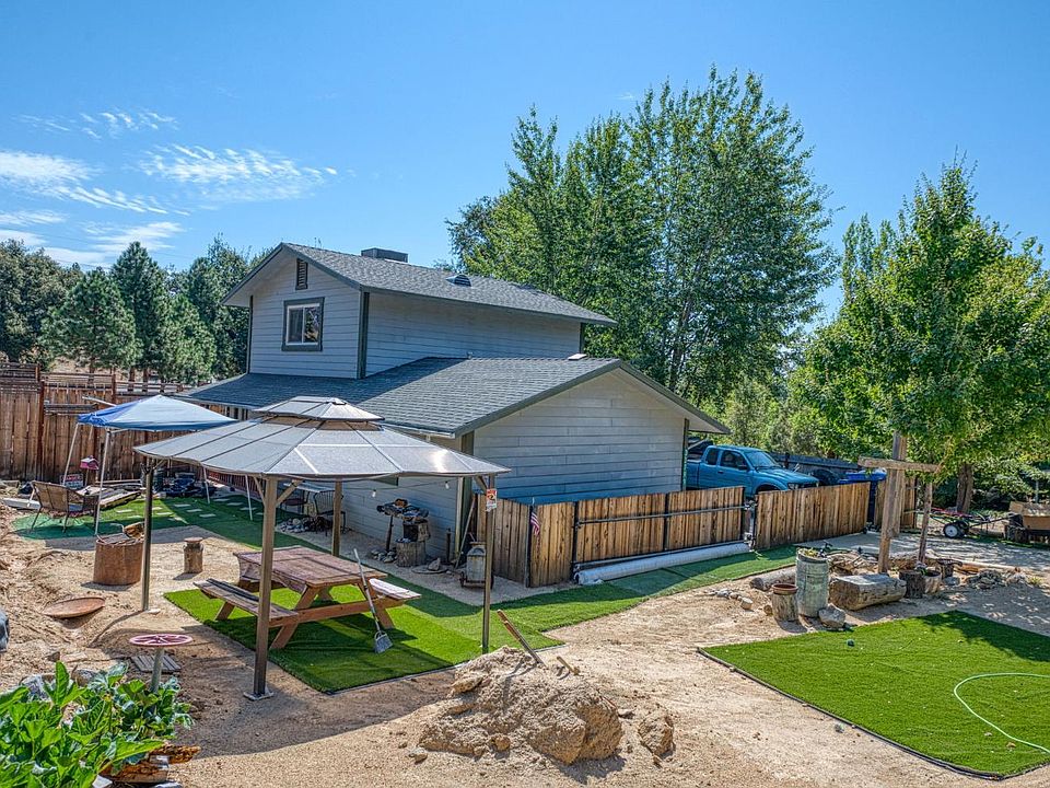 1st image of 33799 Tocaloma Rd