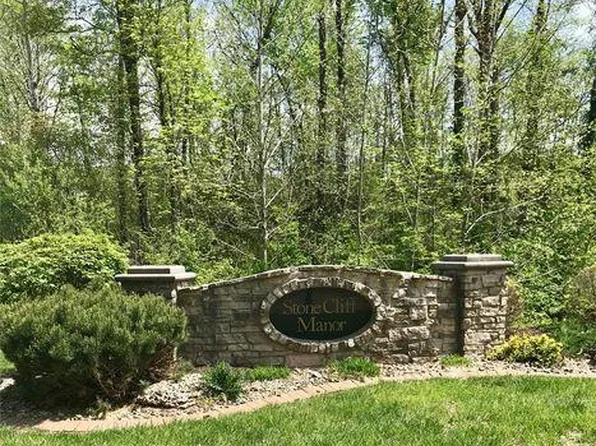 8454 Stone Ledge Dr, Edwardsville, IL 62025