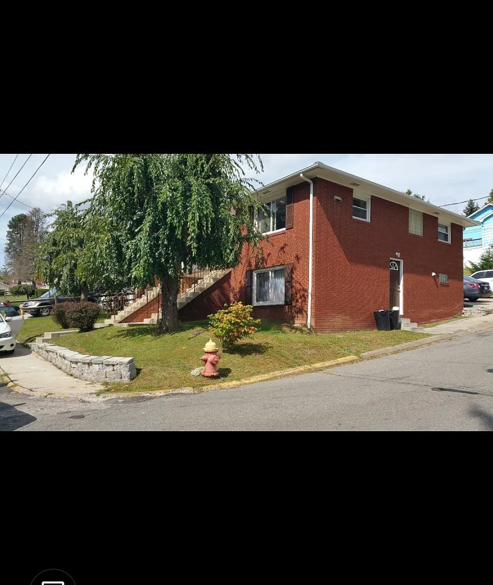 2 bed, 933 sqft, $975 — Photo 2