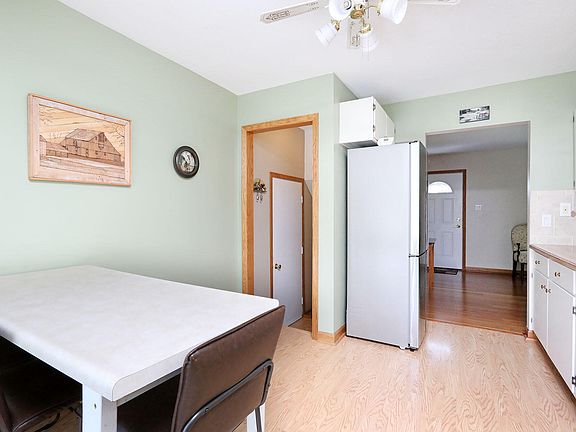 4th image of 1212 W Broadway St