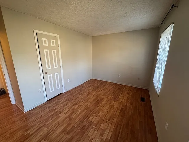 8310 Chestnut Farm Ln — Photo 18