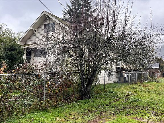 2nd image of 404 E Curtis