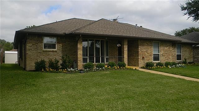 1st image of 1921 Middle Glen Dr