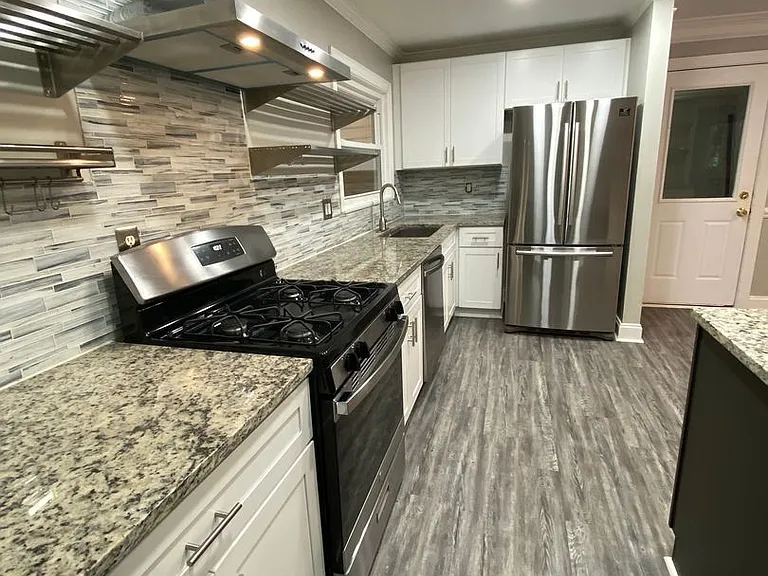2565 Woodacres Rd NE — Photo 21