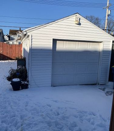 2nd image of 128 E 9th St