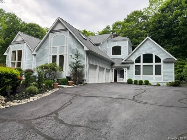 19 W Gate Road, Suffern, NY 10901