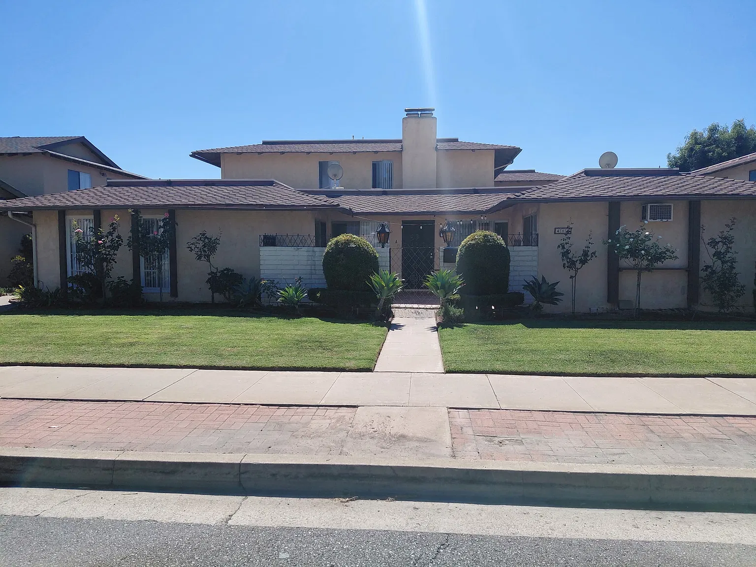 3 bed, 1325 sqft, $3,400 — Photo 1