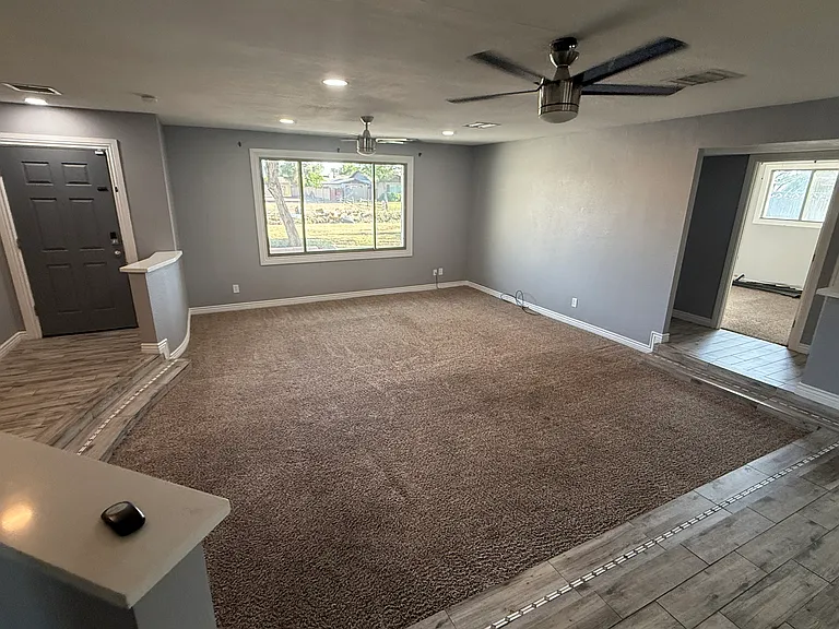 5304 W Beck Ln — Photo 10
