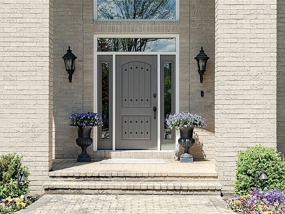 5th image of 3900 Waterford Ct