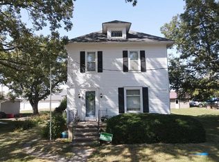 404 S 4th St, Montezuma, IA 50171