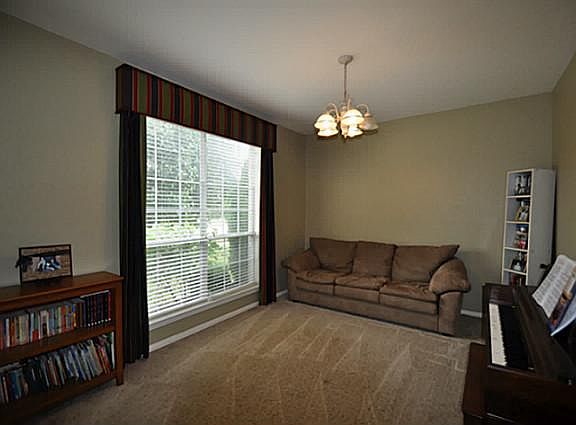5th image of 2451 Wagonwheel Dr