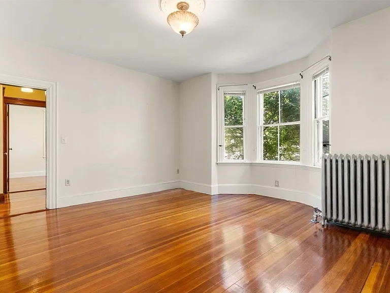 7 Burr St #1 — Photo 11