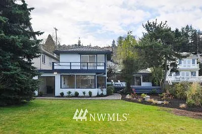 9946 Rainier Avenue S photo 1