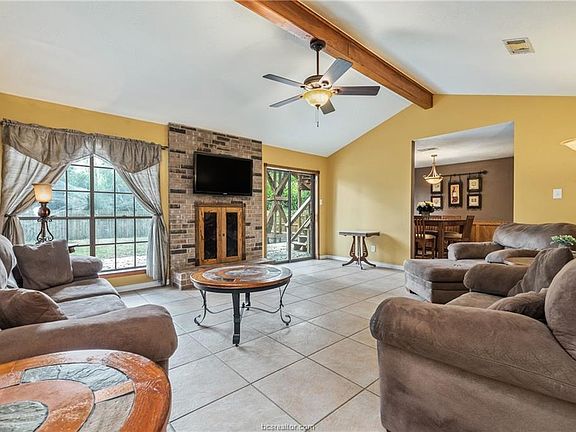 5th image of 2806 Wilderness Dr S