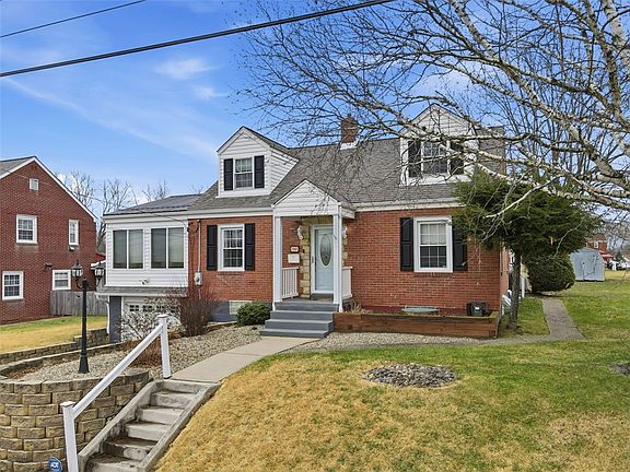 2nd image of 702 Hemlock Dr