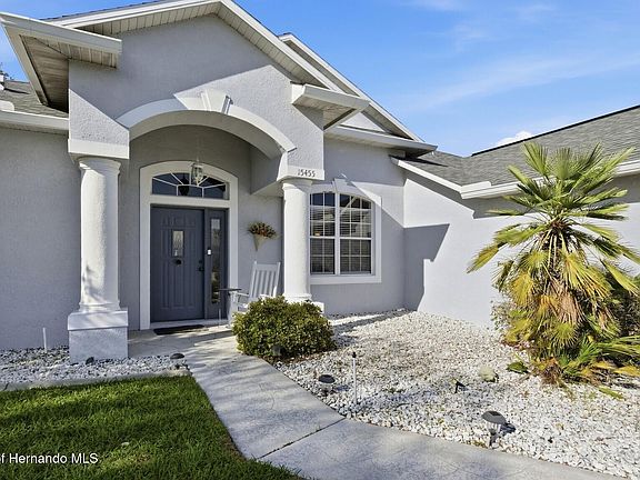 4th image of 15455 Cambria Dr