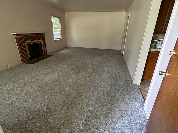 3rd image of 5390 Camellia Ave