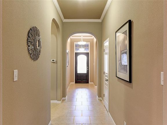 2nd image of 2534 Kinnersley Ln