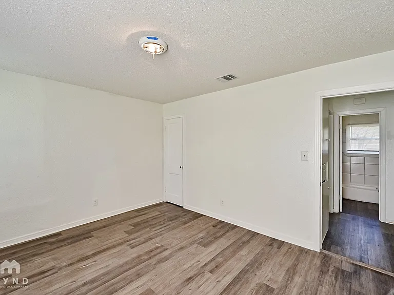 404 Lanola Ct — Photo 15
