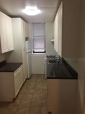 Rented by Aidonis Realty | media 10