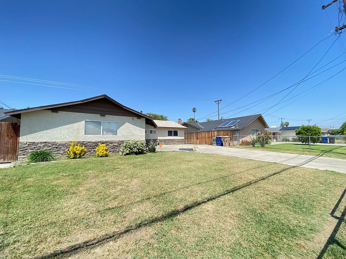 Building Photo - 4921 Centaur St